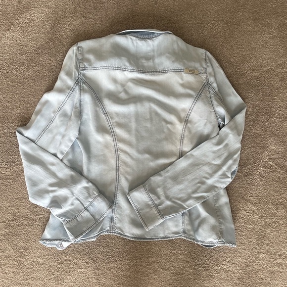 Guess Button Up - Picture 2 of 2